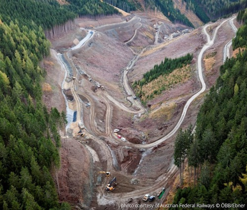 Earth retaining wall monitored on large landfill site 